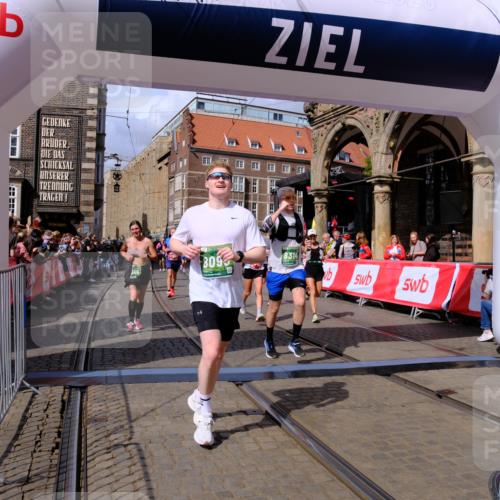 13.09.2026 - 21. swb-Marathon Bremen Tim E. http://msf.ph/oto/10388900 13.09.2026 13:30:45 Ziel 625, 881, 1067, 2265, 2900, 3163, 3164, 3425, 4058, 4206, 4332, 4415, 4425, 4748, 4763, 5506, 5551, 6134, 6347, 6988, 7253, 7567, 7645, 7821, 8090, 8105, 8116, 8117, 8169, 8314, 8494, 8762, 8878, 8966, 9011, 9015, 9108, 9412, 9695, 9825 meine-sportfotos.de