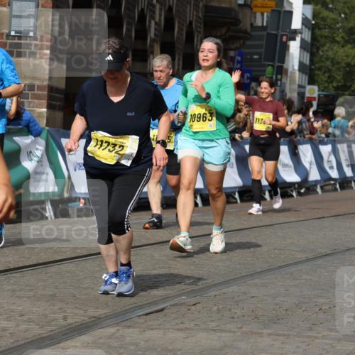 13.09.2026 - 21. swb-Marathon Bremen Strokosch-Dieckow http://msf.ph/oto/10388958 13.09.2026 11:10:21 Ziel 10299, 10435, 10751, 11119, 11383, 11437, 11441, 11933, 12117, 12207, 10002, 10169, 10247, 10422, 10706, 10719, 10768, 10791, 10890, 11283, 11298, 11300, 11957, 11982, 12183, 12227, 12454, 12550 meine-sportfotos.de