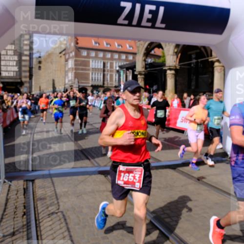 13.09.2026 - 21. swb-Marathon Bremen Tim E. http://msf.ph/oto/10388959 13.09.2026 13:30:50 Ziel 625, 800, 834, 1067, 1926, 2369, 2452, 2723, 2900, 3163, 3164, 3425, 4058, 4206, 4332, 4342, 4415, 4425, 4748, 4757, 5506, 5551, 6134, 6347, 6523, 6988, 7253, 7567, 7645, 7821, 8090, 8116, 8117, 8169, 8314, 8494, 8762, 8878, 8966, 9011, 9108, 9692, 9695, 9699, 9825 meine-sportfotos.de