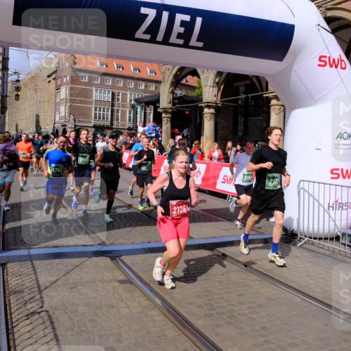 13.09.2026 - 21. swb-Marathon Bremen Tim E. http://msf.ph/oto/10388967 13.09.2026 13:30:51 Ziel 625, 800, 834, 1067, 1926, 2369, 2452, 2723, 3163, 3164, 3425, 4058, 4206, 4332, 4342, 4415, 4425, 4748, 4757, 5506, 5551, 6134, 6343, 6347, 6523, 6988, 7253, 7567, 7645, 7821, 8090, 8116, 8117, 8169, 8314, 8762, 8878, 8966, 9011, 9108, 9692, 9695, 9699, 9825, 13090 meine-sportfotos.de