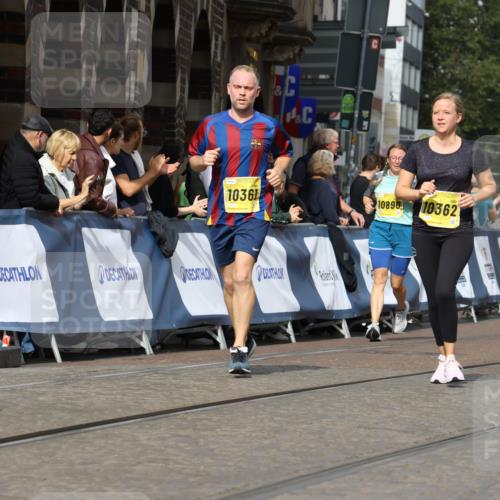 13.09.2026 - 21. swb-Marathon Bremen Strokosch-Dieckow http://msf.ph/oto/10388999 13.09.2026 11:10:25 Ziel 10299, 10435, 10751, 10963, 11119, 11441, 11732, 11933, 12117, 12207, 12293, 10002, 10247, 10422, 10719, 10768, 10791, 11283, 11298, 11300, 11309, 11583, 11736, 11982, 12183, 12227, 12454 meine-sportfotos.de