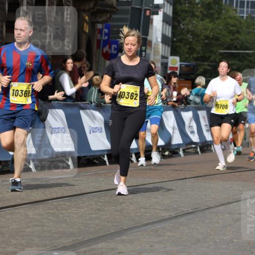 13.09.2026 - 21. swb-Marathon Bremen Strokosch-Dieckow http://msf.ph/oto/10389008 13.09.2026 11:10:26 Ziel 10299, 10435, 10751, 10963, 11119, 11732, 11933, 12117, 12207, 12293, 10002, 10247, 10422, 10719, 10768, 10791, 11283, 11298, 11300, 11309, 11583, 11736, 12183, 12227, 12454 meine-sportfotos.de