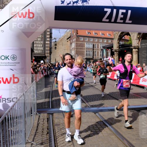 13.09.2026 - 21. swb-Marathon Bremen Tim E. http://msf.ph/oto/10389019 13.09.2026 13:30:53 Ziel 625, 800, 834, 1067, 1771, 1926, 2369, 2452, 2723, 2985, 3163, 3164, 3425, 4058, 4206, 4332, 4342, 4415, 4425, 4748, 4757, 4920, 5506, 5551, 6134, 6343, 6347, 6523, 6988, 7012, 7253, 7567, 7645, 7821, 8116, 8117, 8169, 8762, 8878, 8966, 9011, 9108, 9692, 9695, 9699, 9825, 13090 meine-sportfotos.de