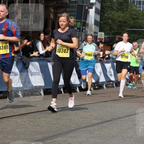 13.09.2026 - 21. swb-Marathon Bremen Strokosch-Dieckow http://msf.ph/oto/10389026 13.09.2026 11:10:27 Ziel 10299, 10751, 10963, 11119, 11732, 11933, 12117, 12207, 12293, 10002, 10247, 10422, 10719, 10768, 11283, 11298, 11300, 11309, 11583, 11736, 11846, 12183, 12227 meine-sportfotos.de