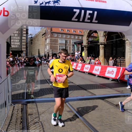 13.09.2026 - 21. swb-Marathon Bremen Tim E. http://msf.ph/oto/10389087 13.09.2026 13:31:03 Ziel 244, 800, 834, 1533, 1771, 1841, 1926, 1941, 2369, 2452, 2723, 2985, 4206, 4251, 4332, 4342, 4757, 4920, 5551, 5600, 5681, 5802, 5822, 5900, 6134, 6343, 6347, 6523, 7012, 7253, 7567, 7645, 9290, 9507, 9653, 9692, 9699, 9767, 9825, 13090, 13215 meine-sportfotos.de