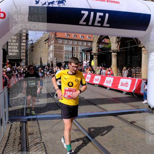 13.09.2026 - 21. swb-Marathon Bremen Tim E. http://msf.ph/oto/10389091 13.09.2026 13:31:03 Ziel 244, 800, 834, 1533, 1771, 1841, 1926, 1941, 2369, 2452, 2723, 2985, 4206, 4251, 4332, 4342, 4757, 4920, 5551, 5600, 5681, 5802, 5822, 5900, 6134, 6343, 6347, 6523, 7012, 7253, 7567, 7645, 9290, 9507, 9653, 9692, 9699, 9767, 9825, 13090, 13215 meine-sportfotos.de