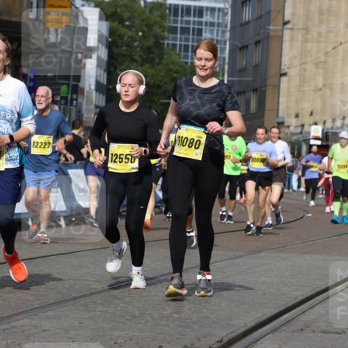13.09.2026 - 21. swb-Marathon Bremen Strokosch-Dieckow http://msf.ph/oto/10389101 13.09.2026 11:10:31 Ziel 10299, 10361, 10362, 10751, 10963, 11382, 11725, 11732, 11933, 12117, 12207, 12293, 10768, 10911, 11047, 11283, 11298, 11300, 11309, 11327, 11513, 11583, 11736, 11846, 12183 meine-sportfotos.de