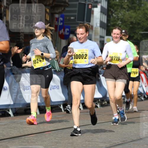 13.09.2026 - 21. swb-Marathon Bremen Strokosch-Dieckow http://msf.ph/oto/10389132 13.09.2026 11:10:35 Ziel 10169, 10361, 10362, 10706, 10890, 10963, 11080, 11382, 11725, 11732, 11933, 11957, 12117, 12207, 12293, 12550, 10461, 10462, 10911, 11047, 11309, 11327, 11335, 11465, 11513, 11583, 11736, 11846 meine-sportfotos.de