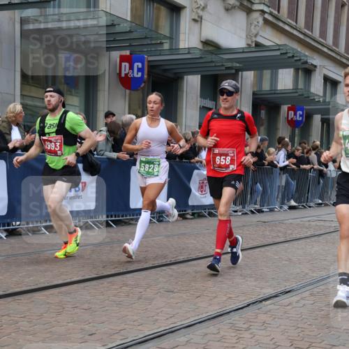 13.09.2026 - 21. swb-Marathon Bremen Strokosch-Dieckow http://msf.ph/oto/10389141 13.09.2026 12:59:27 Ziel 126, 277, 466, 807, 862, 1320, 1485, 1852, 4964, 5316, 5828, 6557, 8850, 9153, 658, 1248, 1508, 1751, 1800, 1993, 2651, 3251, 3584, 4096, 6991, 8383, 9533 meine-sportfotos.de