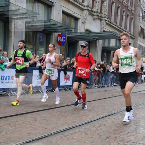 13.09.2026 - 21. swb-Marathon Bremen Strokosch-Dieckow http://msf.ph/oto/10389145 13.09.2026 12:59:27 Ziel 126, 277, 466, 807, 862, 1320, 1485, 1852, 4964, 5316, 5828, 6557, 8850, 9153, 658, 1248, 1508, 1751, 1800, 1993, 2651, 3251, 3584, 4096, 6991, 8383, 9533 meine-sportfotos.de