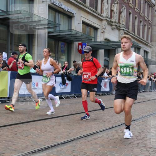 13.09.2026 - 21. swb-Marathon Bremen Strokosch-Dieckow http://msf.ph/oto/10389149 13.09.2026 12:59:27 Ziel 126, 277, 466, 807, 862, 1320, 1485, 1852, 4964, 5316, 5828, 6557, 8850, 9153, 658, 1248, 1508, 1751, 1800, 1993, 2651, 3251, 3584, 4096, 6991, 8383, 9533 meine-sportfotos.de