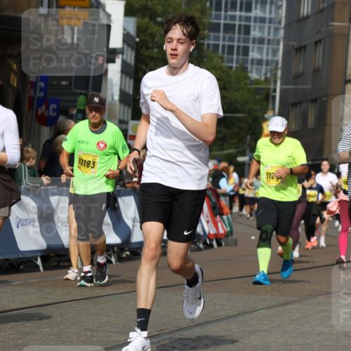 13.09.2026 - 21. swb-Marathon Bremen Strokosch-Dieckow http://msf.ph/oto/10389179 13.09.2026 11:10:37 Ziel 10169, 10361, 10362, 10706, 10890, 10963, 11080, 11382, 11725, 11732, 11933, 11957, 11982, 12117, 12207, 12293, 12550, 10148, 10461, 10462, 10547, 10911, 11047, 11309, 11327, 11335, 11465, 11513, 11583, 11756, 11846 meine-sportfotos.de