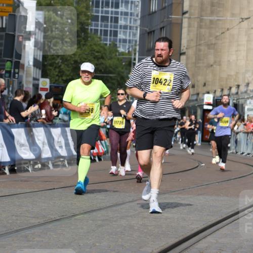 13.09.2026 - 21. swb-Marathon Bremen Strokosch-Dieckow http://msf.ph/oto/10389188 13.09.2026 11:10:39 Ziel 10002, 10169, 10361, 10362, 10706, 10719, 10791, 10890, 10963, 11080, 11382, 11725, 11732, 11933, 11957, 11982, 12117, 12227, 12293, 12454, 12550, 10148, 10163, 10461, 10462, 10547, 10911, 11043, 11047, 11327, 11335, 11465, 11513, 11756, 11846 meine-sportfotos.de