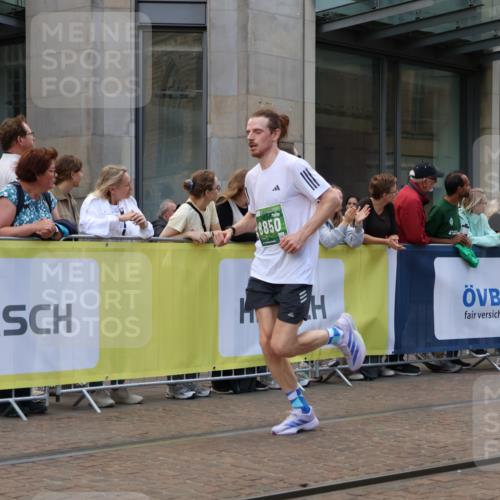 13.09.2026 - 21. swb-Marathon Bremen Strokosch-Dieckow http://msf.ph/oto/10389247 13.09.2026 12:59:38 Ziel 603, 735, 807, 1320, 1485, 1758, 1911, 1930, 6557, 7170, 8850, 9153, 126, 277, 466, 658, 862, 1248, 1800, 1852, 2651, 3251, 4096, 4964, 5316, 5828, 6557, 9533 meine-sportfotos.de
