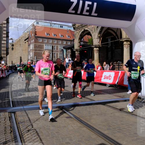 13.09.2026 - 21. swb-Marathon Bremen Tim E. http://msf.ph/oto/10389257 13.09.2026 13:31:38 Ziel 217, 922, 1398, 1627, 2244, 2602, 2707, 3152, 3343, 3392, 3396, 3579, 3762, 4258, 4477, 5375, 5504, 5673, 5720, 5765, 5979, 6147, 6619, 6968, 6971, 7001, 7296, 7812, 8035, 8097, 8239, 8339, 8342, 8726, 9147, 9155, 9337, 9822, 9969, 9977, 13066 meine-sportfotos.de