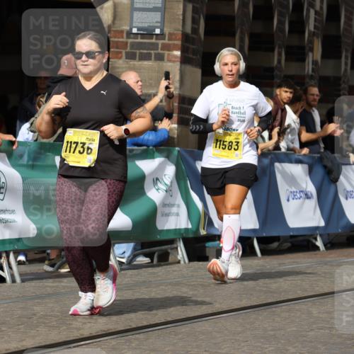 13.09.2026 - 21. swb-Marathon Bremen Strokosch-Dieckow http://msf.ph/oto/10389263 13.09.2026 11:10:46 Ziel 10002, 10169, 10247, 10361, 10362, 10422, 10706, 10719, 10768, 10791, 10890, 11080, 11283, 11298, 11300, 11382, 11725, 11957, 11982, 12183, 12227, 12454, 12550, 10148, 10163, 10461, 10462, 10547, 10653, 10792, 10841, 11043, 11237, 11335, 11465, 11691, 11756, 11993, 12401 meine-sportfotos.de