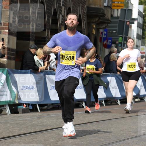13.09.2026 - 21. swb-Marathon Bremen Strokosch-Dieckow http://msf.ph/oto/10389301 13.09.2026 11:10:48 Ziel 10002, 10169, 10247, 10361, 10362, 10422, 10706, 10719, 10768, 10791, 10890, 11080, 11283, 11298, 11300, 11382, 11725, 11736, 11957, 11982, 12183, 12227, 12454, 12550, 10148, 10163, 10527, 10547, 10653, 10792, 10841, 11043, 11237, 11335, 11465, 11483, 11691, 11756, 11993, 12401 meine-sportfotos.de