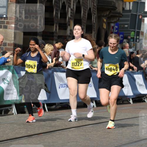 13.09.2026 - 21. swb-Marathon Bremen Strokosch-Dieckow http://msf.ph/oto/10389310 13.09.2026 11:10:50 Ziel 10002, 10169, 10247, 10361, 10362, 10422, 10706, 10719, 10768, 10791, 10890, 11080, 11283, 11298, 11300, 11309, 11382, 11583, 11736, 11957, 11982, 12183, 12227, 12454, 12550, 10148, 10163, 10527, 10547, 10644, 10653, 10792, 10841, 11043, 11237, 11483, 11691, 11756, 11993, 12401, 12507 meine-sportfotos.de