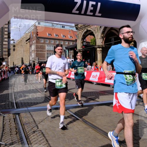 13.09.2026 - 21. swb-Marathon Bremen Tim E. http://msf.ph/oto/10389324 13.09.2026 13:31:47 Ziel 922, 1600, 1627, 2602, 2707, 3152, 3343, 3392, 3579, 3859, 4258, 4273, 4692, 4889, 5375, 5426, 5504, 5720, 5765, 5979, 6039, 6147, 6581, 6968, 6971, 7001, 7032, 7296, 8035, 8042, 8205, 8239, 8339, 8364, 8495, 8522, 9155, 9293, 9822, 9903, 13066 meine-sportfotos.de