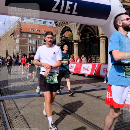 13.09.2026 - 21. swb-Marathon Bremen Tim E. http://msf.ph/oto/10389334 13.09.2026 13:31:47 Ziel 922, 1600, 1627, 2602, 2707, 3152, 3343, 3392, 3579, 3859, 4258, 4273, 4692, 4889, 5375, 5426, 5504, 5720, 5765, 5979, 6039, 6147, 6581, 6968, 6971, 7001, 7032, 7296, 8035, 8042, 8205, 8239, 8339, 8364, 8495, 8522, 9155, 9293, 9822, 9903, 13066 meine-sportfotos.de