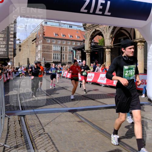 13.09.2026 - 21. swb-Marathon Bremen Tim E. http://msf.ph/oto/10389350 13.09.2026 13:31:49 Ziel 310, 922, 1600, 1627, 2602, 2707, 3152, 3343, 3392, 3579, 3858, 3859, 4258, 4273, 4692, 4889, 5375, 5426, 5504, 5765, 5979, 6039, 6147, 6581, 6968, 6971, 7001, 7032, 7608, 7941, 8042, 8205, 8239, 8339, 8364, 8495, 8522, 9155, 9293, 9903 meine-sportfotos.de
