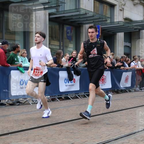 13.09.2026 - 21. swb-Marathon Bremen Strokosch-Dieckow http://msf.ph/oto/10389361 13.09.2026 12:59:55 Ziel 603, 671, 735, 912, 1571, 1758, 1911, 1930, 2683, 5776, 7015, 7170, 8689, 126, 277, 466, 807, 862, 1320, 1485, 1852, 4964, 5316, 5828, 6557, 8850, 9153 meine-sportfotos.de