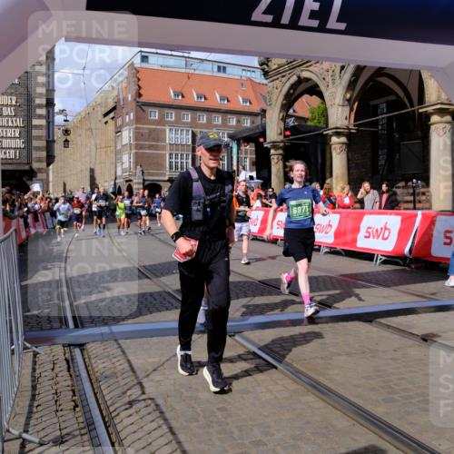 13.09.2026 - 21. swb-Marathon Bremen Tim E. http://msf.ph/oto/10389371 13.09.2026 13:31:51 Ziel 310, 922, 1600, 1627, 2602, 2707, 3152, 3343, 3392, 3579, 3858, 3859, 4164, 4258, 4273, 4692, 4889, 5375, 5426, 5504, 5979, 6039, 6062, 6100, 6147, 6193, 6581, 6602, 6968, 6971, 7001, 7032, 7608, 7941, 8042, 8205, 8206, 8239, 8339, 8364, 8495, 8522, 9155, 9293, 9568, 9903 meine-sportfotos.de