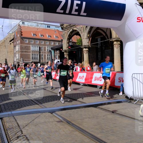 13.09.2026 - 21. swb-Marathon Bremen Tim E. http://msf.ph/oto/10389380 13.09.2026 13:31:54 Ziel 310, 922, 1600, 2707, 3115, 3152, 3239, 3244, 3579, 3858, 3859, 4164, 4258, 4273, 4692, 4889, 5426, 5504, 5899, 6039, 6062, 6100, 6147, 6193, 6213, 6581, 6602, 6971, 7032, 7260, 7608, 7941, 7964, 8042, 8078, 8166, 8205, 8206, 8239, 8364, 8495, 8522, 9033, 9155, 9293, 9568, 9903, 9914, 13151 meine-sportfotos.de