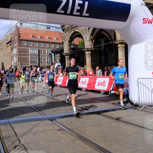 13.09.2026 - 21. swb-Marathon Bremen Tim E. http://msf.ph/oto/10389384 13.09.2026 13:31:54 Ziel 310, 922, 1600, 2707, 3115, 3152, 3239, 3244, 3579, 3858, 3859, 4164, 4258, 4273, 4692, 4889, 5426, 5504, 5899, 6039, 6062, 6100, 6147, 6193, 6213, 6581, 6602, 6971, 7032, 7260, 7608, 7941, 7964, 8042, 8078, 8166, 8205, 8206, 8239, 8364, 8495, 8522, 9033, 9155, 9293, 9568, 9903, 9914, 13151 meine-sportfotos.de