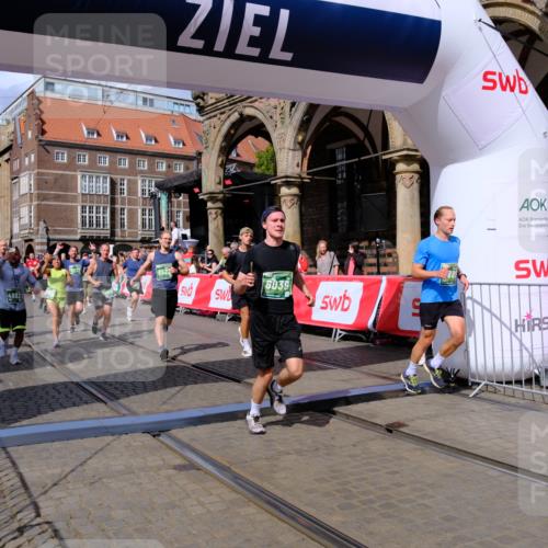 13.09.2026 - 21. swb-Marathon Bremen Tim E. http://msf.ph/oto/10389388 13.09.2026 13:31:54 Ziel 310, 922, 1600, 2707, 3115, 3152, 3239, 3244, 3579, 3858, 3859, 4164, 4258, 4273, 4692, 4889, 5426, 5504, 5899, 6039, 6062, 6100, 6147, 6193, 6213, 6581, 6602, 6971, 7032, 7260, 7608, 7941, 7964, 8042, 8078, 8166, 8205, 8206, 8239, 8364, 8495, 8522, 9033, 9155, 9293, 9568, 9903, 9914, 13151 meine-sportfotos.de