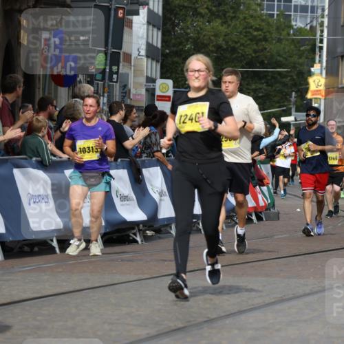 13.09.2026 - 21. swb-Marathon Bremen Strokosch-Dieckow http://msf.ph/oto/10389469 13.09.2026 11:11:07 Ziel 10148, 10163, 10461, 10462, 10547, 10792, 10911, 11043, 11047, 11309, 11327, 11335, 11465, 11513, 11583, 11736, 11756, 11846, 10419, 10611, 11062, 11231, 11458, 11679, 11745, 12126, 12148, 12396 meine-sportfotos.de