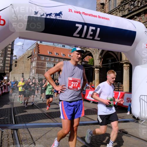 13.09.2026 - 21. swb-Marathon Bremen Tim E. http://msf.ph/oto/10389472 13.09.2026 13:32:02 Ziel 310, 578, 846, 3115, 3205, 3239, 3244, 3278, 3858, 3989, 4030, 4164, 4273, 4692, 4998, 5158, 5325, 5363, 5426, 5899, 6062, 6100, 6193, 6213, 6354, 6581, 6602, 7032, 7242, 7260, 7608, 7790, 7941, 7964, 8042, 8078, 8166, 8205, 8206, 8247, 8364, 8495, 8522, 9016, 9033, 9188, 9293, 9568, 9785, 9903, 9914, 13151, 13231 meine-sportfotos.de