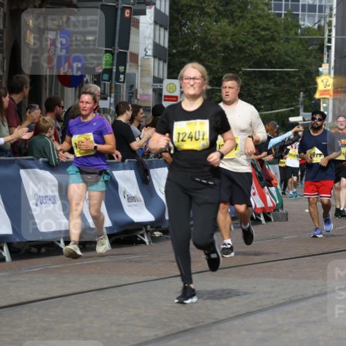 13.09.2026 - 21. swb-Marathon Bremen Strokosch-Dieckow http://msf.ph/oto/10389476 13.09.2026 11:11:07 Ziel 10148, 10163, 10461, 10462, 10547, 10792, 10911, 11043, 11047, 11309, 11327, 11335, 11465, 11513, 11583, 11736, 11756, 11846, 10419, 10611, 11062, 11231, 11458, 11679, 11745, 12126, 12148, 12396 meine-sportfotos.de