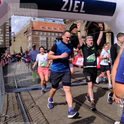 13.09.2026 - 21. swb-Marathon Bremen Tim E. http://msf.ph/oto/10389523 13.09.2026 13:32:07 Ziel 310, 578, 846, 3115, 3205, 3239, 3244, 3278, 3858, 3989, 4030, 4164, 4979, 4998, 5158, 5325, 5363, 5426, 5899, 6062, 6100, 6193, 6213, 6354, 6602, 7242, 7260, 7608, 7790, 7941, 7964, 8048, 8078, 8166, 8206, 8247, 8970, 9016, 9033, 9188, 9568, 9785, 9914, 13151, 13231 meine-sportfotos.de