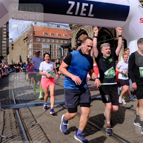 13.09.2026 - 21. swb-Marathon Bremen Tim E. http://msf.ph/oto/10389527 13.09.2026 13:32:07 Ziel 310, 578, 846, 3115, 3205, 3239, 3244, 3278, 3858, 3989, 4030, 4164, 4979, 4998, 5158, 5325, 5363, 5426, 5899, 6062, 6100, 6193, 6213, 6354, 6602, 7242, 7260, 7608, 7790, 7941, 7964, 8048, 8078, 8166, 8206, 8247, 8970, 9016, 9033, 9188, 9568, 9785, 9914, 13151, 13231 meine-sportfotos.de