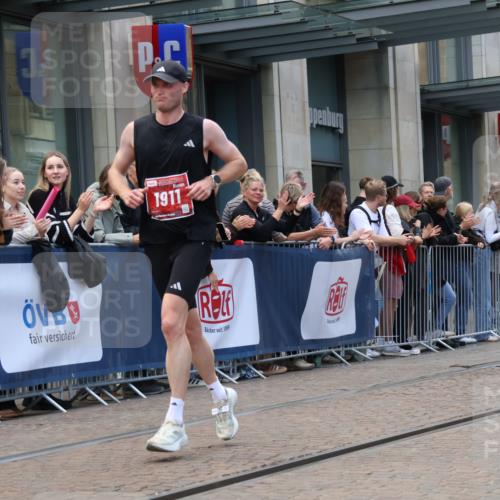13.09.2026 - 21. swb-Marathon Bremen Strokosch-Dieckow http://msf.ph/oto/10389533 13.09.2026 13:00:16 Ziel 371, 453, 1136, 1550, 1754, 2141, 2683, 4904, 5776, 603, 671, 735, 912, 1571, 1758, 1911, 1930, 7015, 7170, 8689, 9153 meine-sportfotos.de