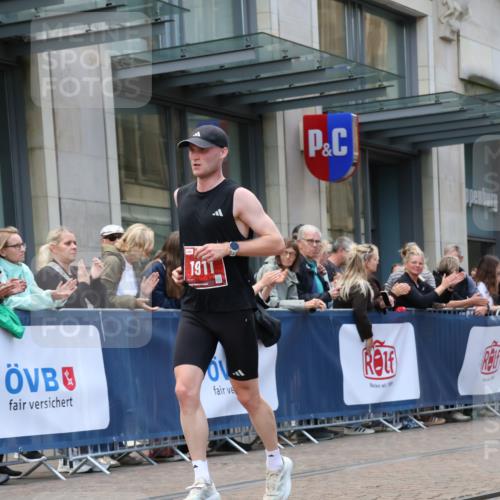 13.09.2026 - 21. swb-Marathon Bremen Strokosch-Dieckow http://msf.ph/oto/10389537 13.09.2026 13:00:16 Ziel 371, 453, 1136, 1550, 1754, 2141, 2683, 4904, 5776, 603, 671, 735, 912, 1571, 1758, 1911, 1930, 7015, 7170, 8689, 9153 meine-sportfotos.de