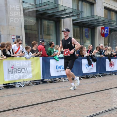13.09.2026 - 21. swb-Marathon Bremen Strokosch-Dieckow http://msf.ph/oto/10389541 13.09.2026 13:00:17 Ziel 371, 453, 1136, 1550, 1754, 2141, 2683, 4904, 5776, 603, 671, 735, 912, 1571, 1758, 1911, 1930, 7015, 7170, 8689 meine-sportfotos.de