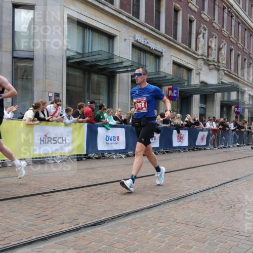 13.09.2026 - 21. swb-Marathon Bremen Strokosch-Dieckow http://msf.ph/oto/10389552 13.09.2026 13:00:17 Ziel 371, 453, 1136, 1550, 1754, 2141, 2683, 4904, 5776, 603, 671, 735, 912, 1571, 1758, 1911, 1930, 7015, 7170, 8689 meine-sportfotos.de