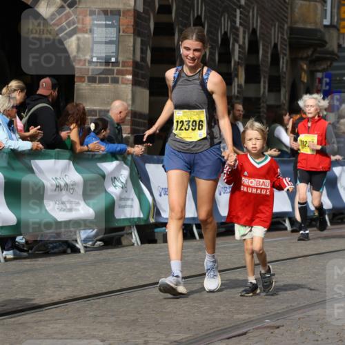 13.09.2026 - 21. swb-Marathon Bremen Strokosch-Dieckow http://msf.ph/oto/10389587 13.09.2026 11:11:18 Ziel 10148, 10163, 10313, 10461, 10462, 10527, 10547, 10644, 10653, 10792, 10841, 11043, 11141, 11237, 11335, 11465, 11483, 11691, 11756, 11993, 12401, 12507, 10510, 10511, 10546, 10977, 11036, 11216, 11289, 11533, 11702, 11870, 12126, 12220, 12311, 12464, 12508 meine-sportfotos.de