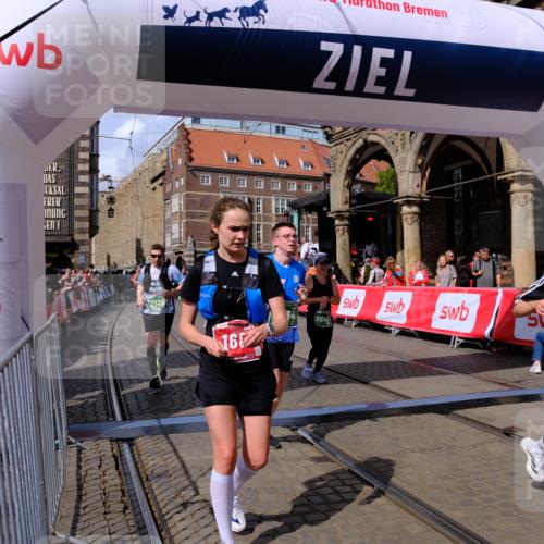 13.09.2026 - 21. swb-Marathon Bremen Tim E. http://msf.ph/oto/10389600 13.09.2026 13:32:22 Ziel 2310, 2934, 3946, 4566, 4797, 4979, 5628, 6116, 6475, 7182, 7526, 7818, 8048, 8247, 8610, 8970, 9394, 9640, 13182 meine-sportfotos.de