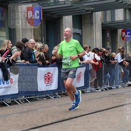 13.09.2026 - 21. swb-Marathon Bremen Strokosch-Dieckow http://msf.ph/oto/10389607 13.09.2026 13:00:24 Ziel 371, 453, 1136, 1550, 1754, 2141, 4904, 8749, 9849, 671, 912, 1571, 1758, 1911, 1930, 2683, 5776, 7015, 7170, 8689 meine-sportfotos.de