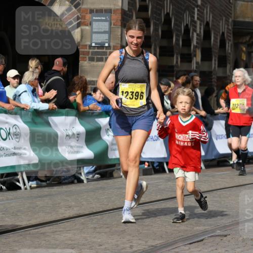 13.09.2026 - 21. swb-Marathon Bremen Strokosch-Dieckow http://msf.ph/oto/10389620 13.09.2026 11:11:19 Ziel 10148, 10163, 10313, 10527, 10547, 10644, 10653, 10792, 10841, 11043, 11141, 11237, 11335, 11465, 11483, 11691, 11756, 11993, 12401, 12507, 10155, 10510, 10511, 10546, 10977, 11036, 11216, 11289, 11533, 11702, 11870, 12126, 12220, 12311, 12464, 12508 meine-sportfotos.de