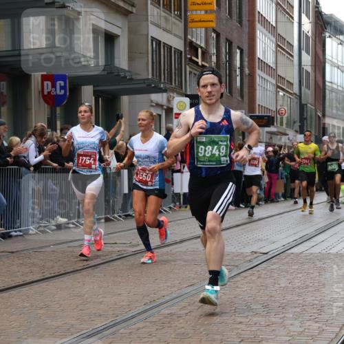 13.09.2026 - 21. swb-Marathon Bremen Strokosch-Dieckow http://msf.ph/oto/10389678 13.09.2026 13:00:40 Ziel 1619, 5663, 6359, 8749, 9849, 371, 453, 1136, 1550, 1754, 2141, 2683, 4904, 5776 meine-sportfotos.de