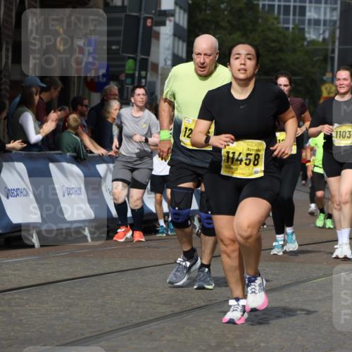 13.09.2026 - 21. swb-Marathon Bremen Strokosch-Dieckow http://msf.ph/oto/10389736 13.09.2026 11:11:28 Ziel 10313, 10419, 10527, 10611, 10644, 10653, 10841, 11062, 11141, 11231, 11237, 11483, 11679, 11691, 11745, 11993, 12148, 12396, 12401, 12507, 10155, 10510, 10511, 10546, 10552, 10616, 10977, 11239, 11289, 11533, 11702, 11927, 12082, 12220, 12286, 12311, 12336, 12553 meine-sportfotos.de