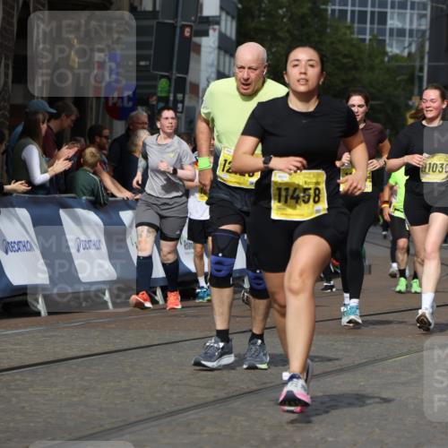 13.09.2026 - 21. swb-Marathon Bremen Strokosch-Dieckow http://msf.ph/oto/10389739 13.09.2026 11:11:28 Ziel 10313, 10419, 10527, 10611, 10644, 10653, 10841, 11062, 11141, 11231, 11237, 11483, 11679, 11691, 11745, 11993, 12148, 12396, 12401, 12507, 10155, 10510, 10511, 10546, 10552, 10616, 10977, 11239, 11289, 11533, 11702, 11927, 12082, 12220, 12286, 12311, 12336, 12553 meine-sportfotos.de