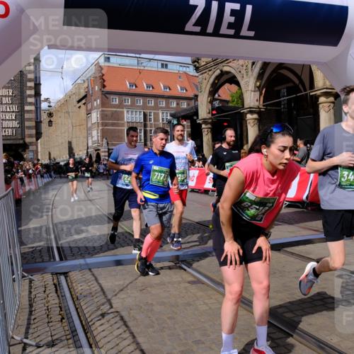 13.09.2026 - 21. swb-Marathon Bremen Tim E. http://msf.ph/oto/10389743 13.09.2026 13:32:51 Ziel 1437, 1687, 2292, 2293, 2611, 2992, 3354, 3402, 3429, 3441, 3878, 3895, 4263, 4323, 4380, 4471, 4862, 5281, 5398, 6518, 6583, 6593, 6718, 6760, 6781, 6900, 7016, 7173, 7466, 7758, 7990, 8344, 8957, 9040, 9151, 9175, 9719, 9779, 13208 meine-sportfotos.de