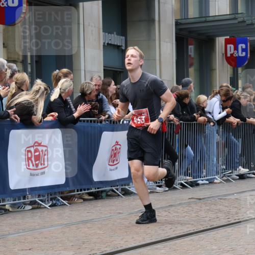 13.09.2026 - 21. swb-Marathon Bremen Strokosch-Dieckow http://msf.ph/oto/10389761 13.09.2026 13:00:48 Ziel 1619, 3019, 4328, 5663, 6359, 371, 453, 1136, 1550, 1754, 2141, 4904, 8749, 9849 meine-sportfotos.de