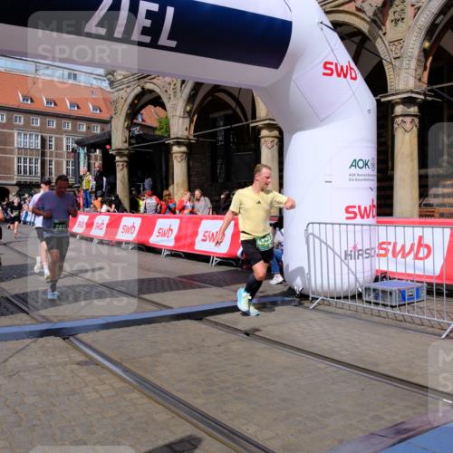 13.09.2026 - 21. swb-Marathon Bremen Tim E. http://msf.ph/oto/10389784 13.09.2026 13:32:59 Ziel 1437, 1687, 2611, 2992, 3354, 3878, 3895, 4323, 4862, 5009, 5398, 5581, 5657, 6583, 6718, 6760, 6786, 7016, 7466, 7758, 7990, 8344, 8367, 8506, 8957, 9175, 13232 meine-sportfotos.de