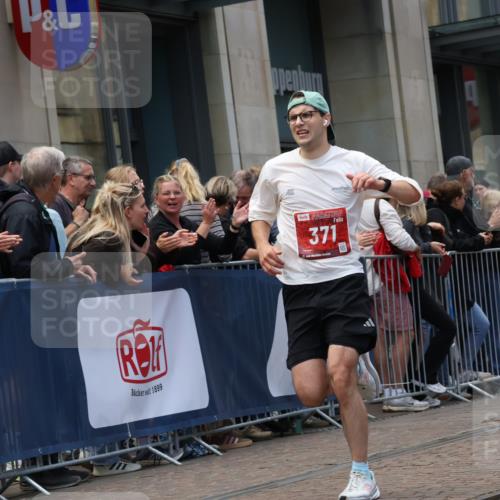13.09.2026 - 21. swb-Marathon Bremen Strokosch-Dieckow http://msf.ph/oto/10389790 13.09.2026 13:00:54 Ziel 1411, 1619, 3019, 4328, 5663, 371, 453, 1136, 2141, 4904, 6359, 8749, 9849 meine-sportfotos.de